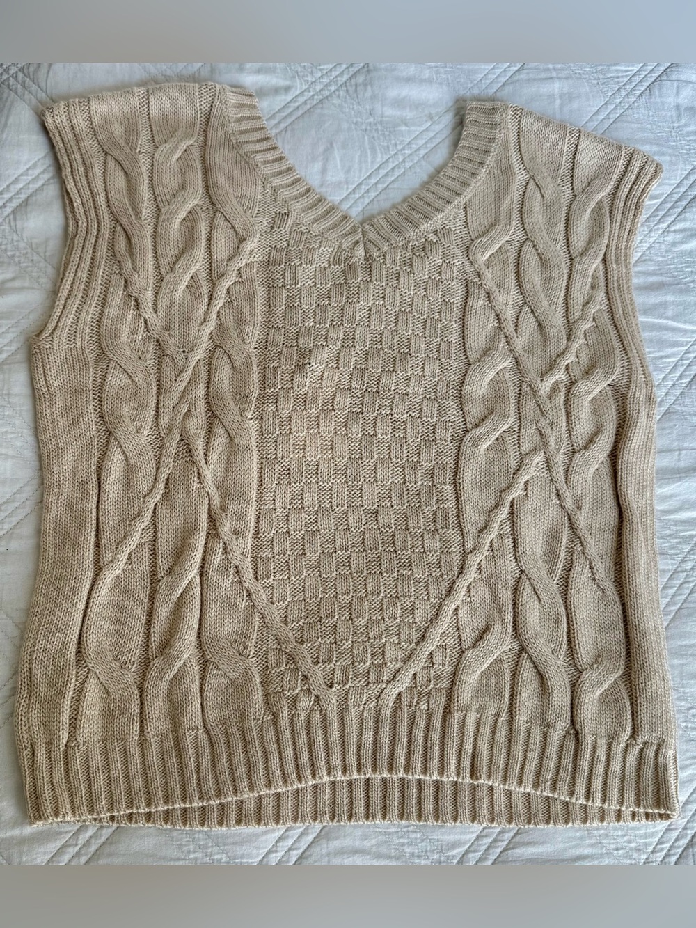 NEWANDREE BY UNIT Cream Cable Knit V-Neck Sweater Vest